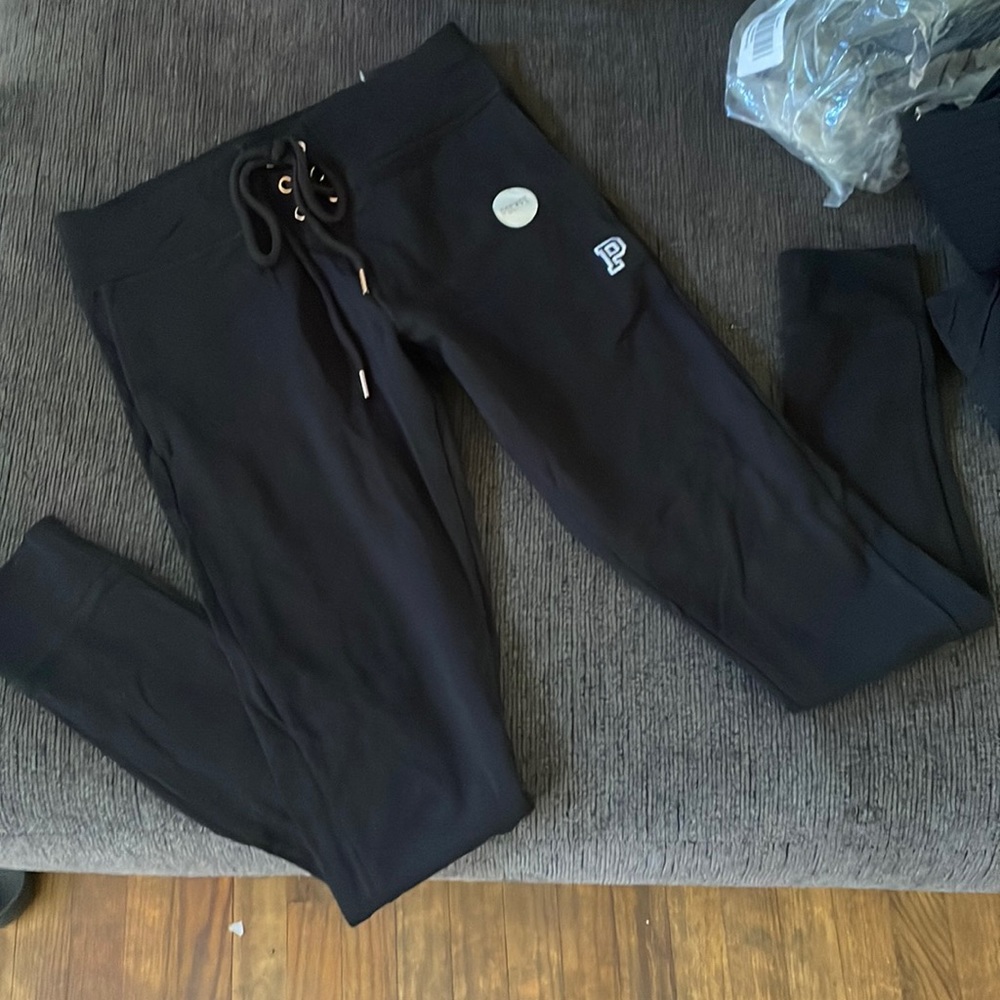 NWT pink  leggings with pocket